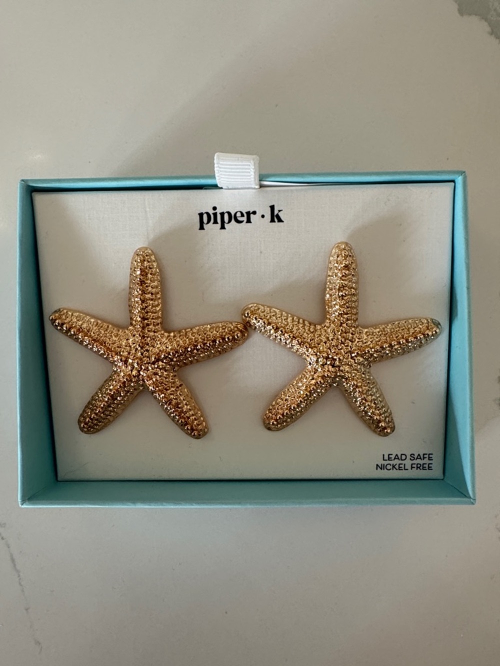 piper·k Gold Starfish Stud Earrings - Textured Beach-Inspired Design